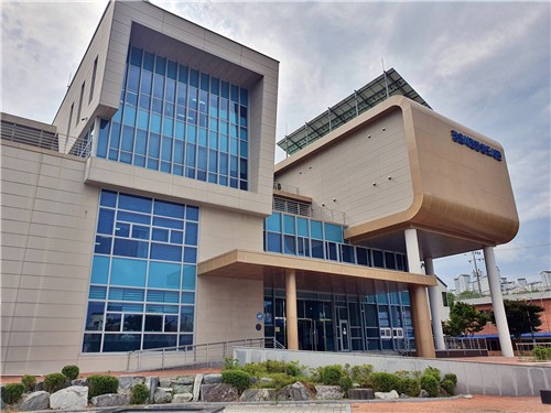 정읍시립도서관, 상반기 초청 작가 5인 공개…문학부터 경제까지