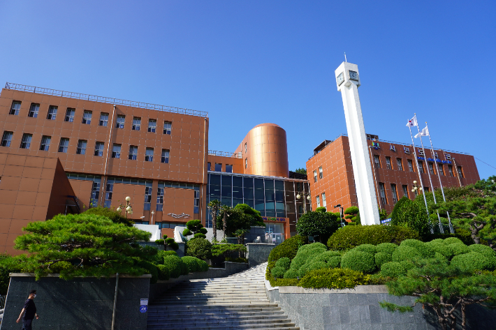 책으로 여는 일상의 변화, 부산 도서관 325개 프로그램 운영